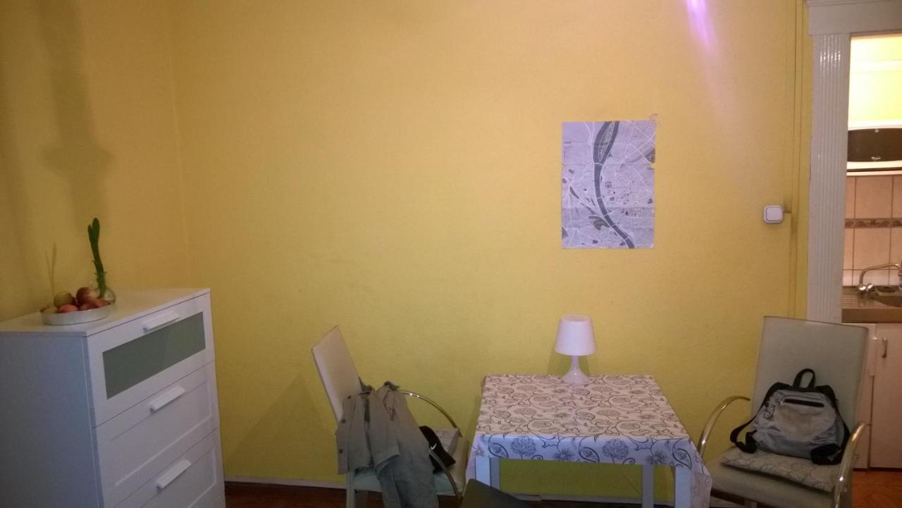 White Ship Apartman บูดาเปสต์ ภายนอก รูปภาพ